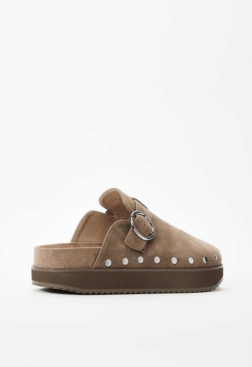 【PORTERNA】Odi almond mules Julia Kitten Leather Mules in Sasso for Women | Casadei®
